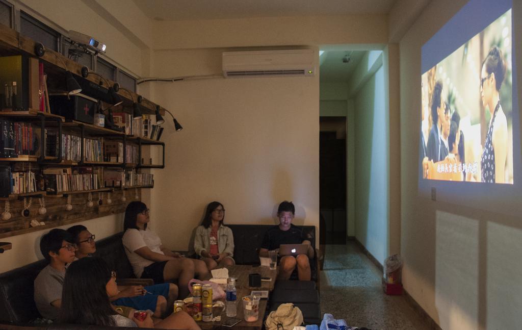 T'ai-tung 游民公社旅舍 外观 照片